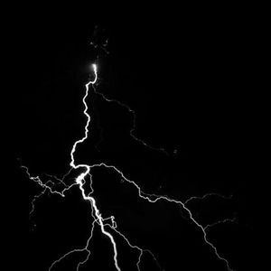 妙龄女被老汉压身小说
